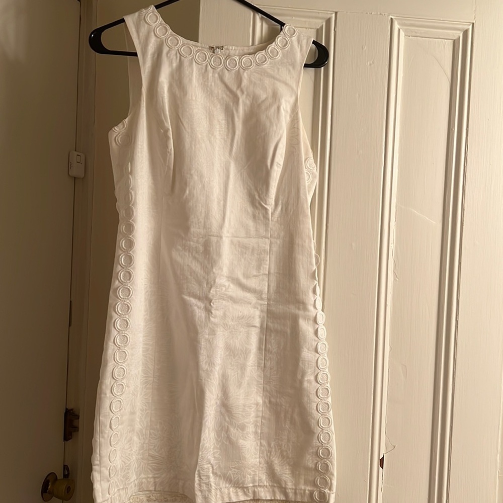 Beautiful, classy, white Lilly Pulitzer dress